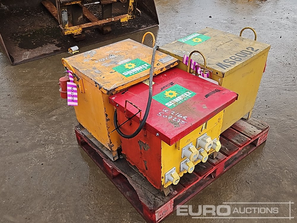 110 Volt Transformer (3 of) - Trang thiết bị xây dựng: hình 1 110 Volt Transformer (3 of) - Trang thiết bị xây dựng: hình 1