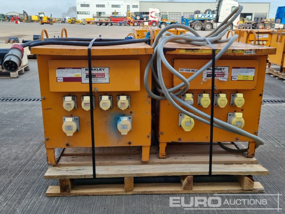 110 Volt Transformer (4 of) - Trang thiết bị xây dựng: hình 4 110 Volt Transformer (4 of) - Trang thiết bị xây dựng: hình 4