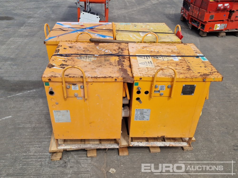 110 Volt Transformer (4 of) - Trang thiết bị xây dựng: hình 4 110 Volt Transformer (4 of) - Trang thiết bị xây dựng: hình 4