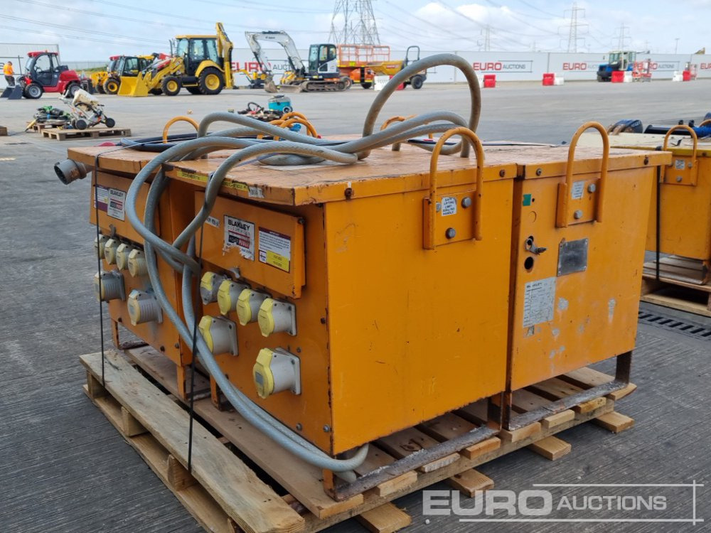 110 Volt Transformer (4 of) - Trang thiết bị xây dựng: hình 5 110 Volt Transformer (4 of) - Trang thiết bị xây dựng: hình 5