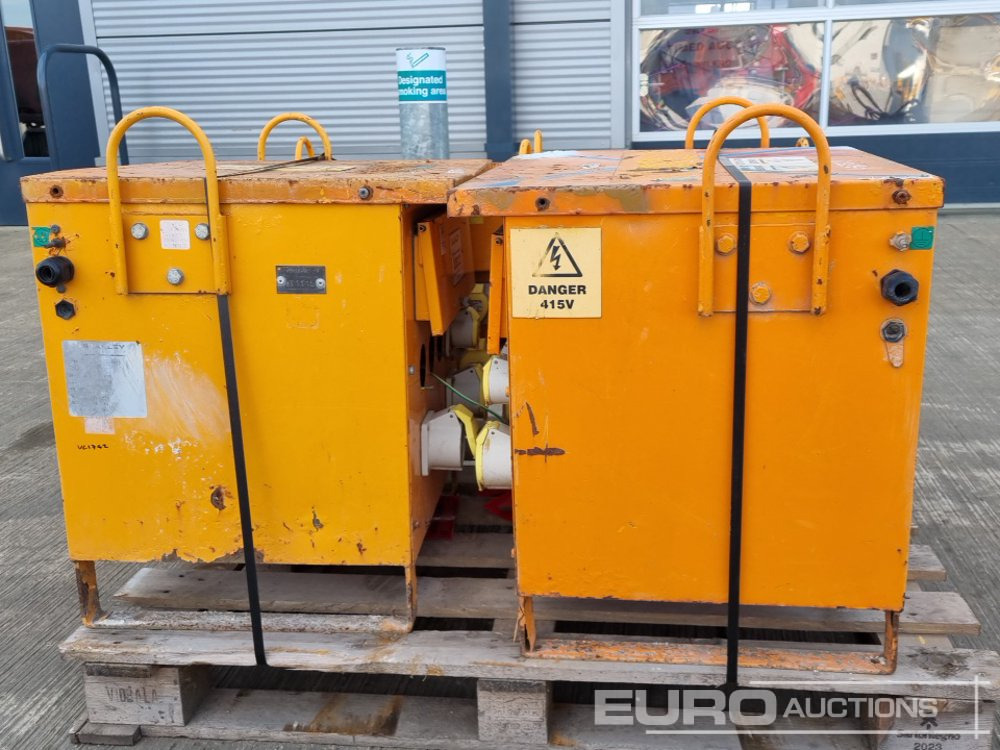 110 Volt Transformer (4 of) - Trang thiết bị xây dựng: hình 4 110 Volt Transformer (4 of) - Trang thiết bị xây dựng: hình 4