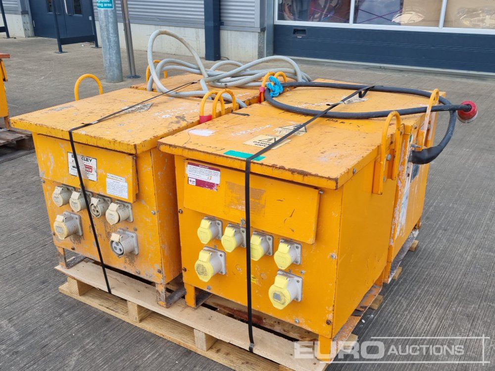 110 Volt Transformer (4 of) - Trang thiết bị xây dựng: hình 1 110 Volt Transformer (4 of) - Trang thiết bị xây dựng: hình 1