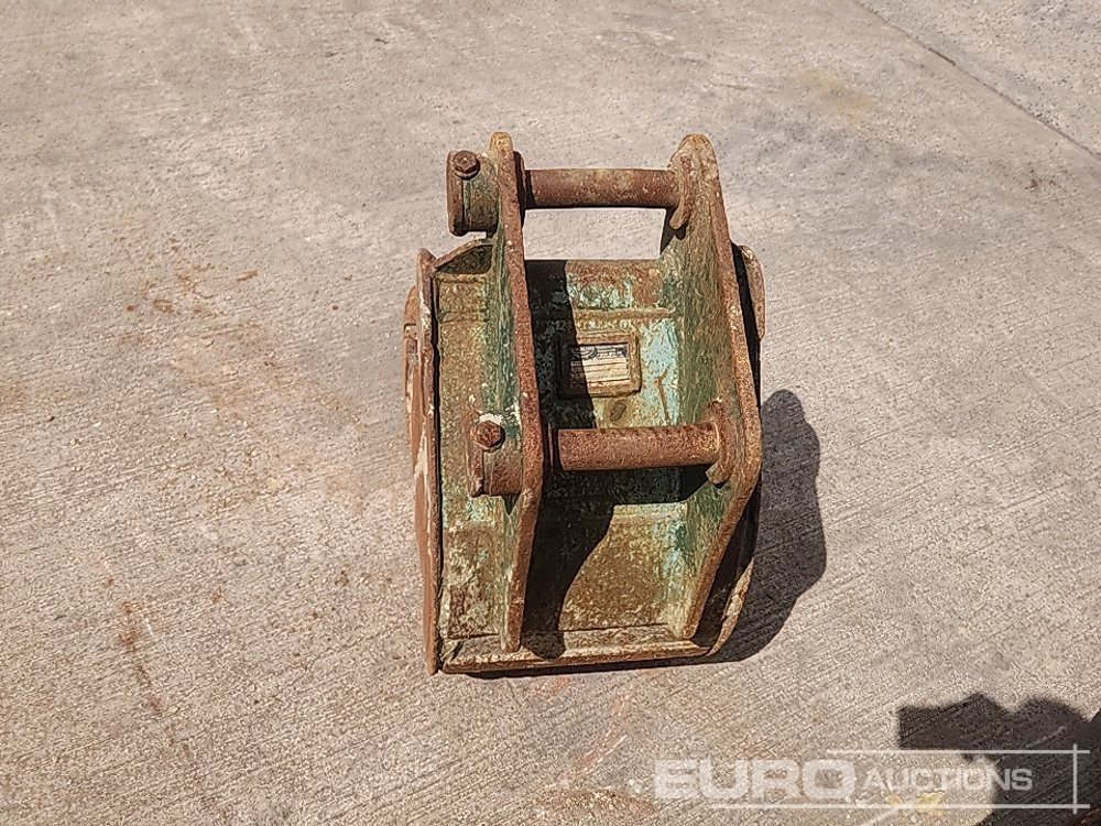 18" Strickland Digging Bucket 45mm Pin to suit 4-6 Ton Excavator - Gầu: hình 4 18" Strickland Digging Bucket 45mm Pin to suit 4-6 Ton Excavator - Gầu: hình 4