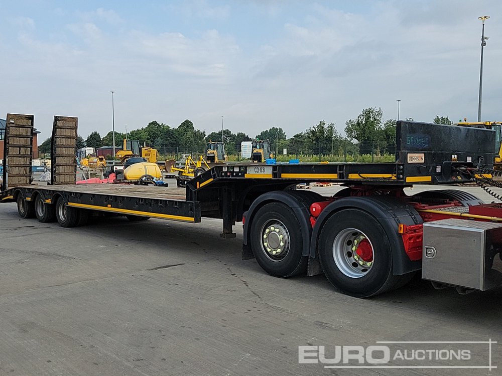 Sơ mi rơ moóc thùng thấp 2001 Dennison Trailers Tri Axle Step Frame Low Loader, Hydraulic Ramps, Out Riggers: hình 7
