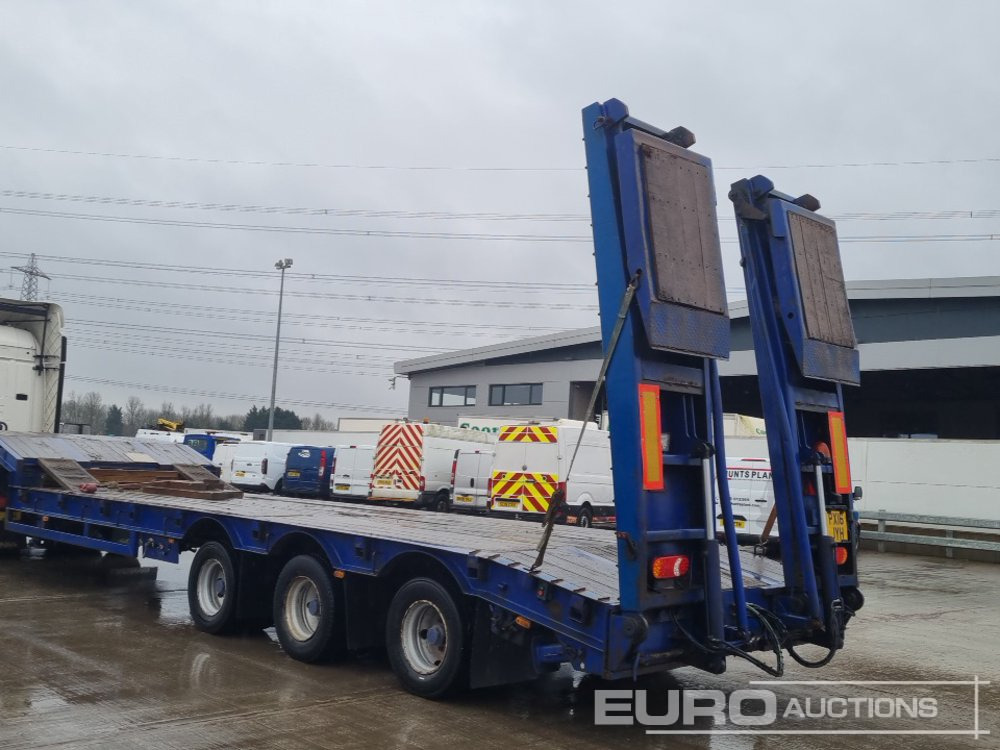 2005 Tirsan Tri Axle Step Frame Low Loader Trailer, Neck Ramps, Out Riggers, Hydraulic Flip Toe Ramps - Sơ mi rơ moóc thùng thấp: hình 3 2005 Tirsan Tri Axle Step Frame Low Loader Trailer, Neck Ramps, Out Riggers, Hydraulic Flip Toe Ramps - Sơ mi rơ moóc thùng thấp: hình 3