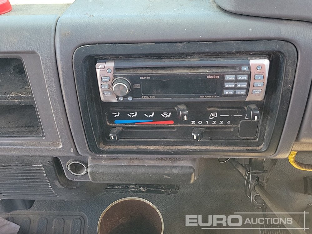 Xe tải nhỏ phẳng 2006 Nissan Cabstar 34.10: hình 31