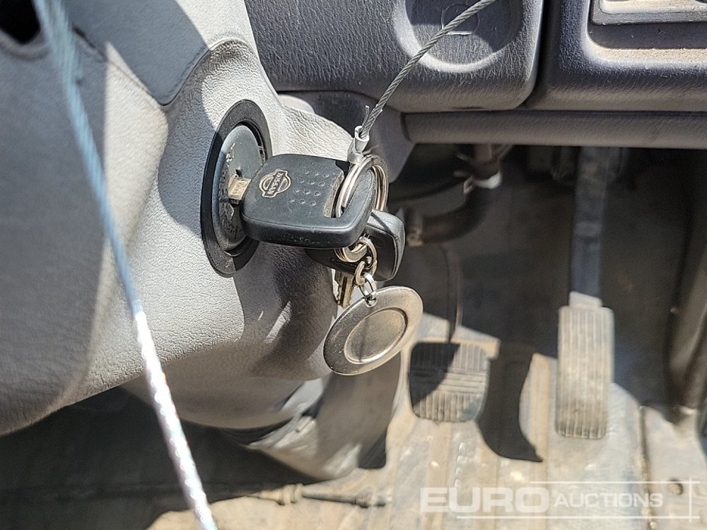 Xe tải nhỏ phẳng 2006 Nissan Cabstar 34.10: hình 32