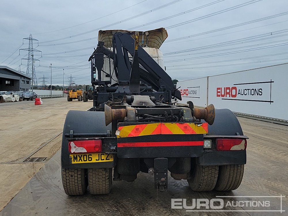 2006 Scania P230 - Xe tải nâng móc: hình 4 2006 Scania P230 - Xe tải nâng móc: hình 4
