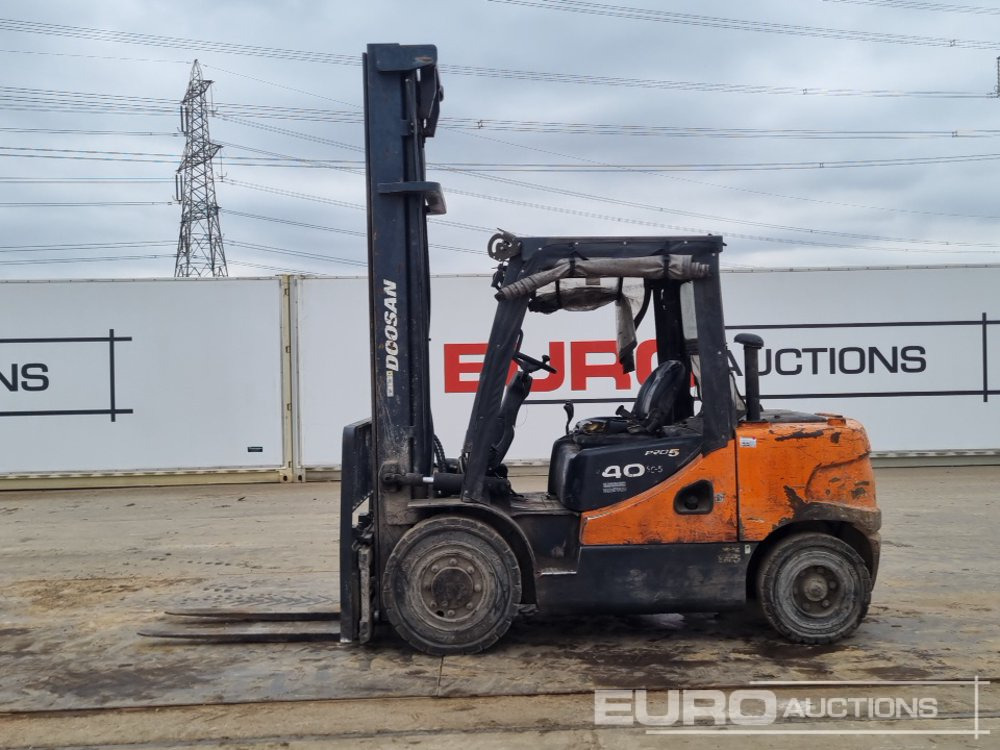 2010 Doosan Diesel Forklift, 2 Stage Mast, Side Shift, Forks - Xe nâng: hình 2 2010 Doosan Diesel Forklift, 2 Stage Mast, Side Shift, Forks - Xe nâng: hình 2