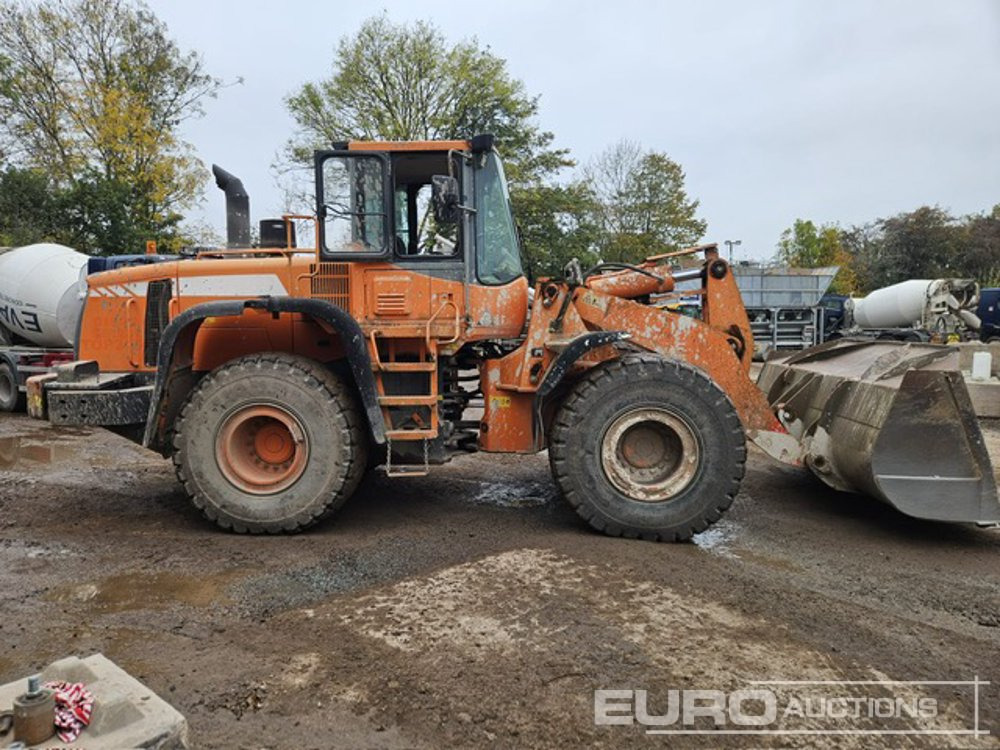 2011 Doosan DL300 - Máy xúc lật bánh lốp: hình 3 2011 Doosan DL300 - Máy xúc lật bánh lốp: hình 3