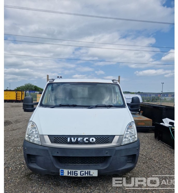2011 Iveco 35S11 - Xe tải thùng lửng/ Phẳng: hình 2 2011 Iveco 35S11 - Xe tải thùng lửng/ Phẳng: hình 2