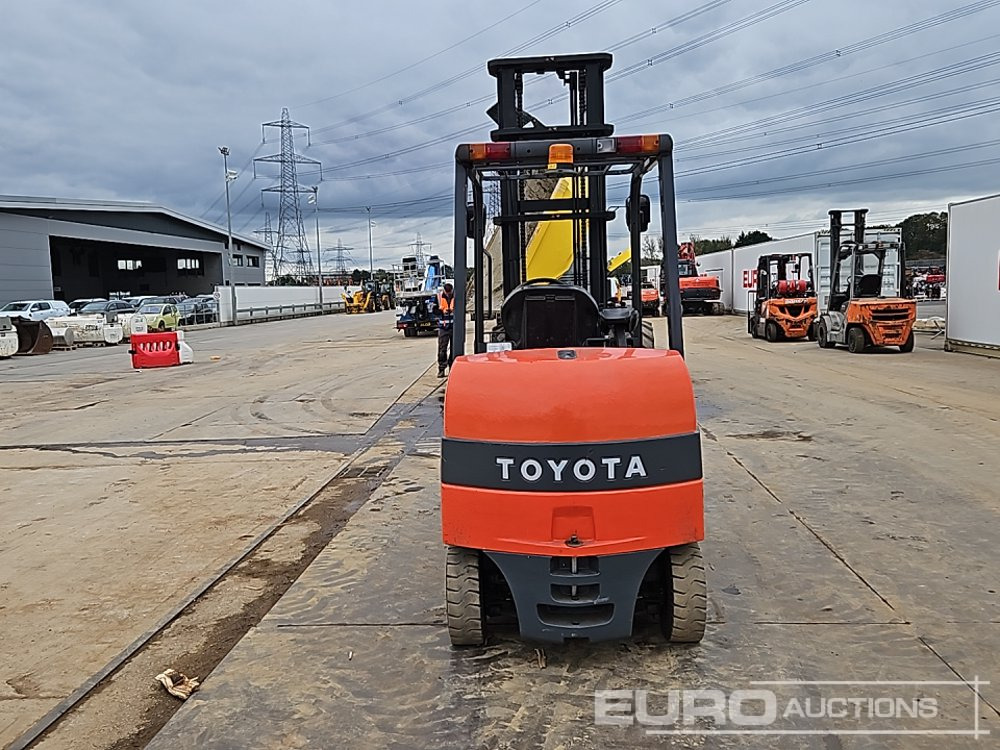 2011 Toyota 7FBMF35 - Xe nâng: hình 4 2011 Toyota 7FBMF35 - Xe nâng: hình 4