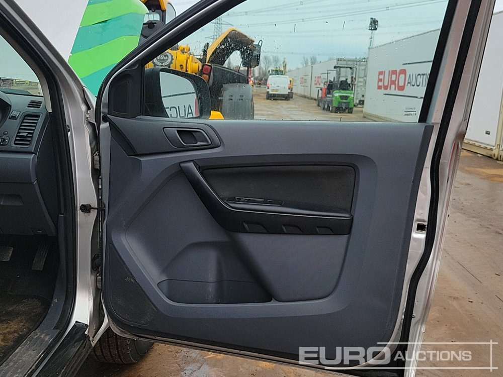 Xe bán tải 2012 Ford Ranger 2.2: hình 28