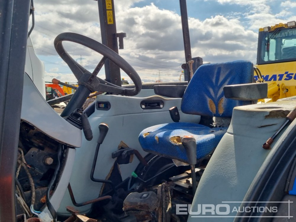 Máy cày 2012 New Holland 2WD Tractor, Spool Valve (No Drive): hình 26