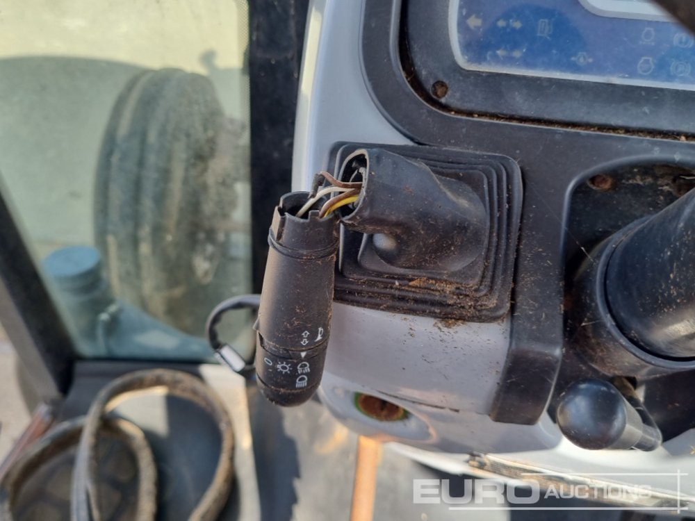 Máy cày 2012 New Holland 2WD Tractor, Spool Valve (No Drive): hình 35