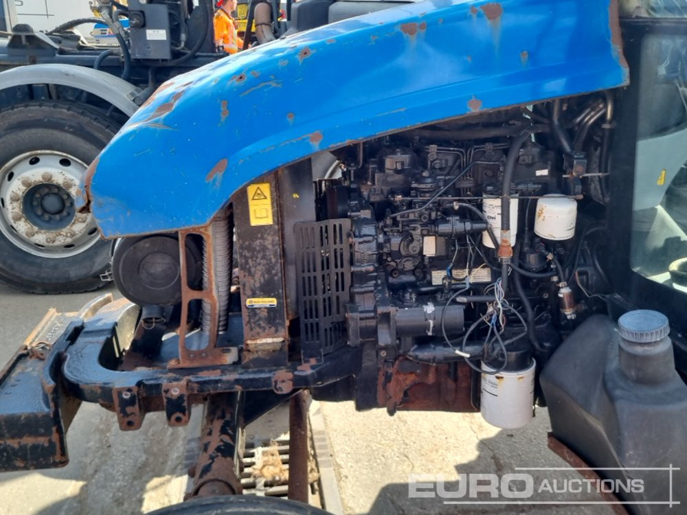Máy cày 2012 New Holland 2WD Tractor, Spool Valve (No Drive): hình 18
