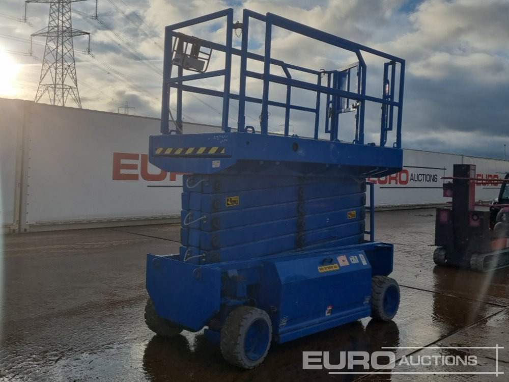 2013 HAB S142-12E2WD - Nền bục trên không: hình 1 2013 HAB S142-12E2WD - Nền bục trên không: hình 1