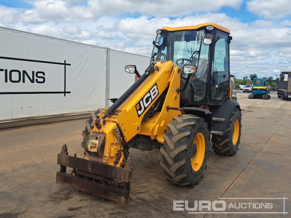 2013 JCB TM220 - Xe nhấc hình viễn vọng kính: hình 1 2013 JCB TM220 - Xe nhấc hình viễn vọng kính: hình 1