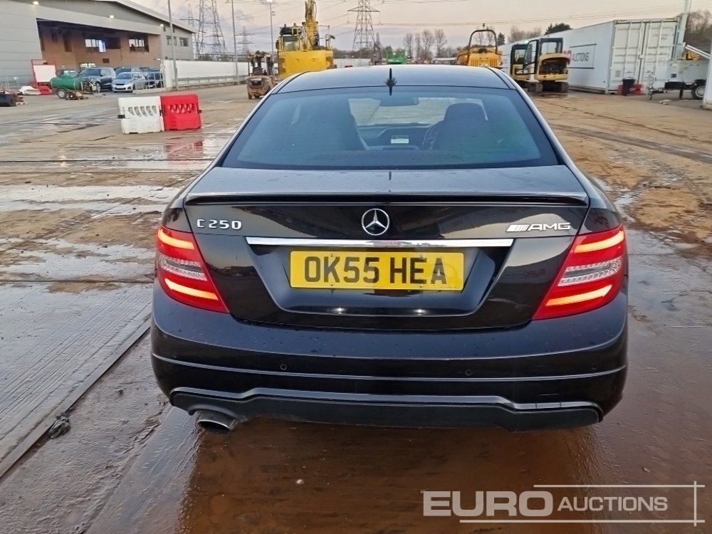 2015 Mercedes C250 AMG - Xe hơi: hình 4 2015 Mercedes C250 AMG - Xe hơi: hình 4