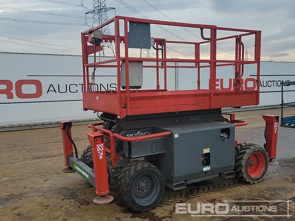 2016 SkyJack SJ6832RT - Máy nâng người hình kéo: hình 1 2016 SkyJack SJ6832RT - Máy nâng người hình kéo: hình 1