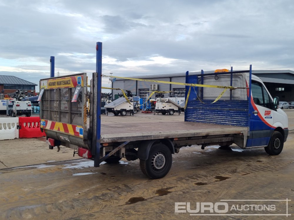 2016 Volkswagen Crafter CR35 - Xe tải nhỏ phẳng: hình 5 2016 Volkswagen Crafter CR35 - Xe tải nhỏ phẳng: hình 5