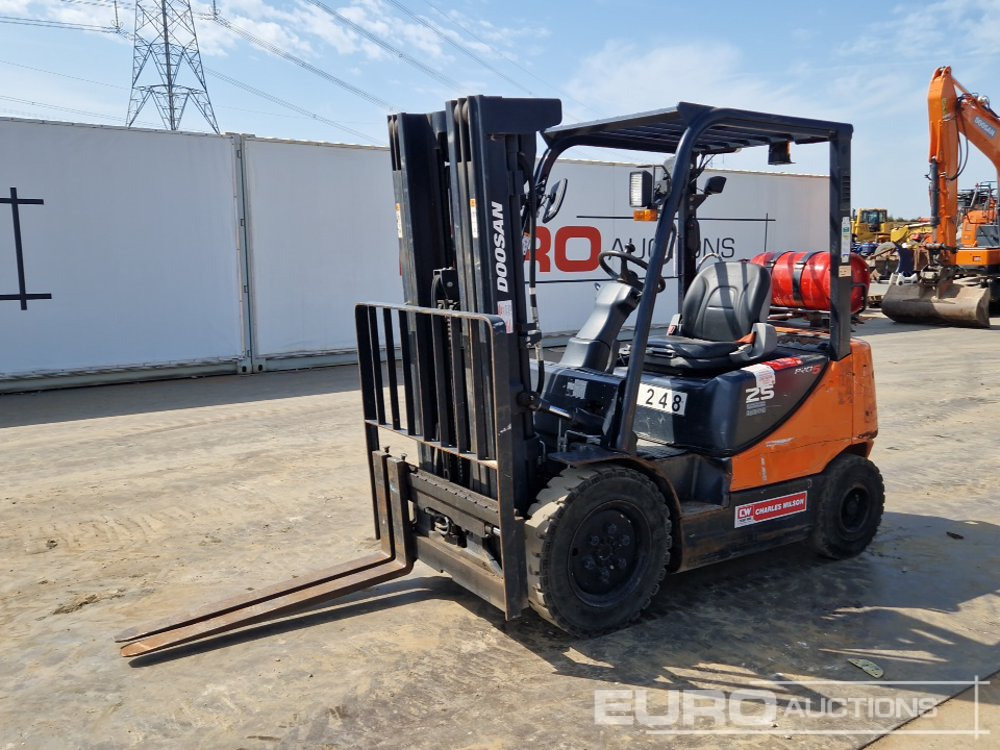 2017 Doosan G25E-5 - Xe nâng: hình 1 2017 Doosan G25E-5 - Xe nâng: hình 1