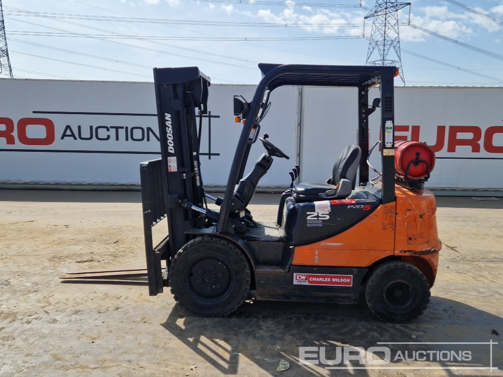 2017 Doosan G25E-5 - Xe nâng: hình 2 2017 Doosan G25E-5 - Xe nâng: hình 2