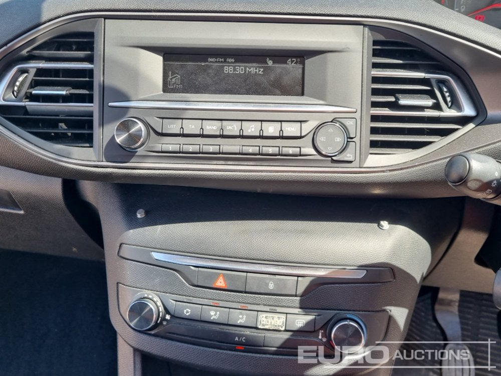 Xe hơi 2019 Peugeot 308SW: hình 25