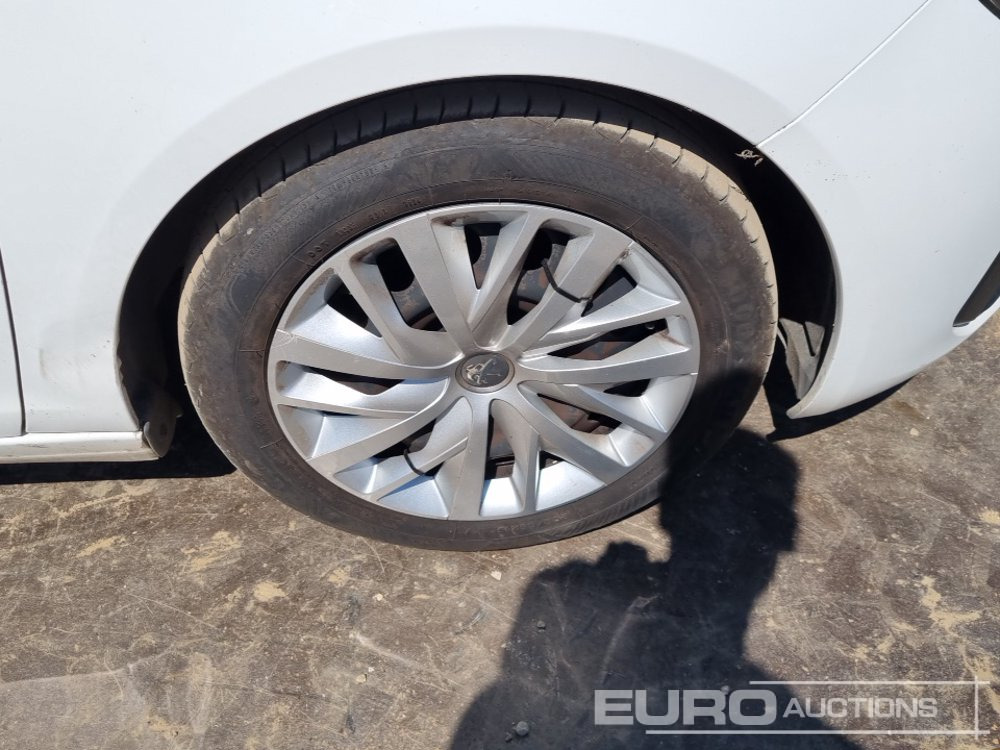 Xe hơi 2019 Peugeot 308SW: hình 12