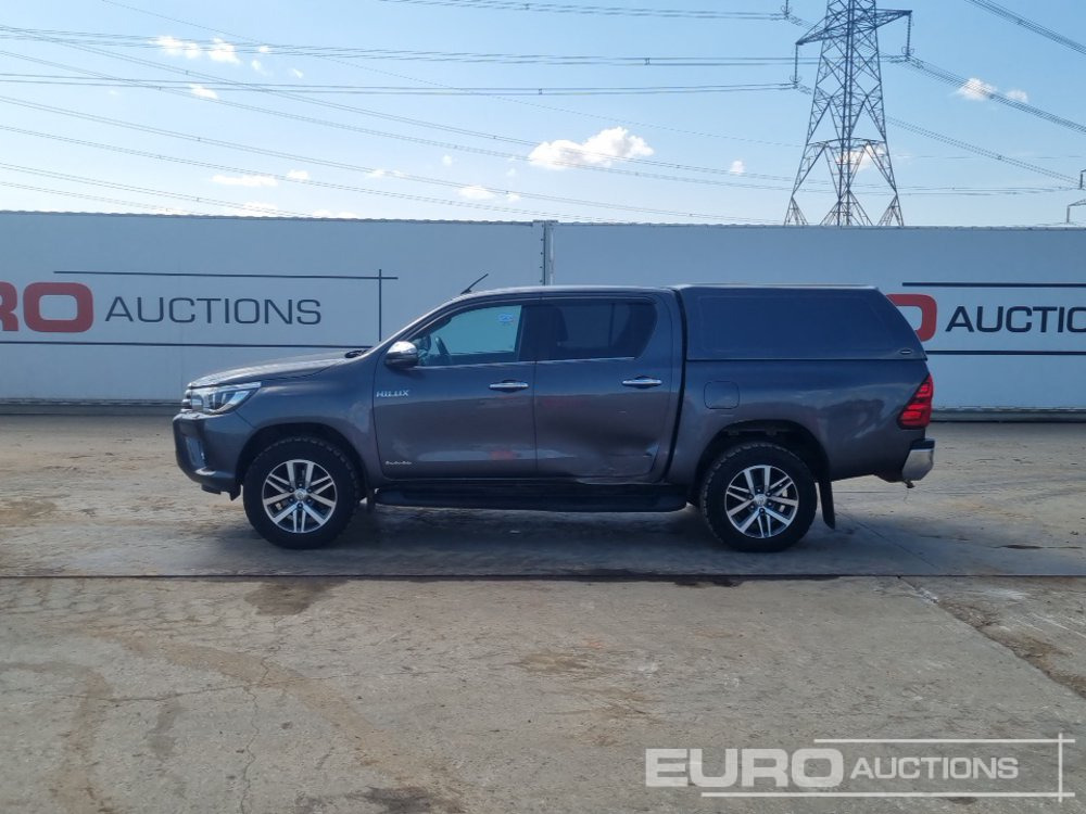 2019 Toyota Hilux Invincible X - Xe bán tải: hình 2 2019 Toyota Hilux Invincible X - Xe bán tải: hình 2