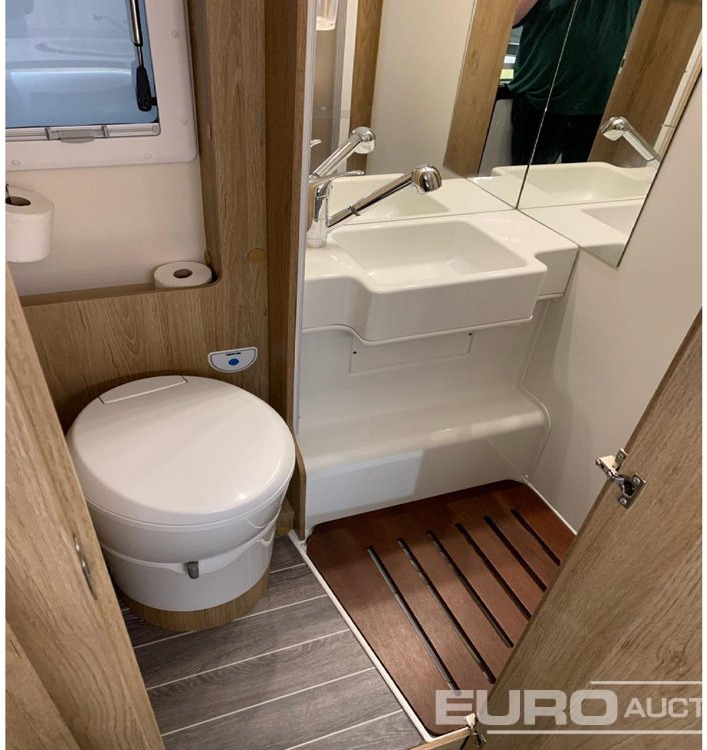 Xe van cắm trại 2022 Ford Roller Team Zefiro 675: hình 9 Xe van cắm trại 2022 Ford Roller Team Zefiro 675: hình 9