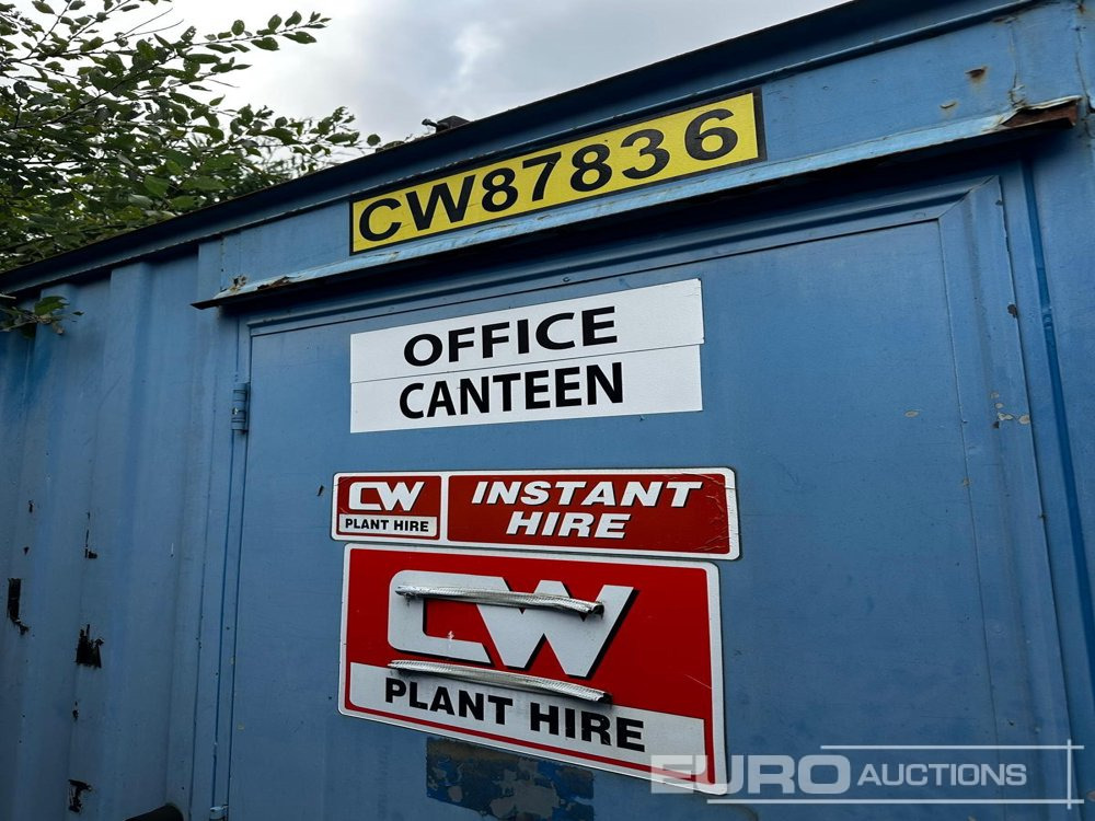 24-foot x 9 Foot Office / Canteen (Selling Offsite - Location: Studham) - Container biển: hình 2 24-foot x 9 Foot Office / Canteen (Selling Offsite - Location: Studham) - Container biển: hình 2