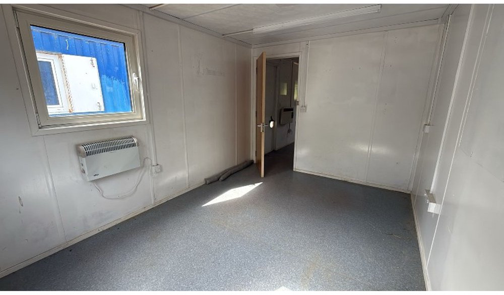 32’ x 10’ Steel Cabin, Double Office (Being Sold Offsite Old Uxbridge Road, Rickmansworth, WD3 9YB, Contact Cathal Doherty 00353 862176148 For Further Info, Customer Will Provide Crane For Loading) - Container biển: hình 5 32’ x 10’ Steel Cabin, Double Office (Being Sold Offsite Old Uxbridge Road, Rickmansworth, WD3 9YB, Contact Cathal Doherty 00353 862176148 For Further Info, Customer Will Provide Crane For Loading) - Container biển: hình 5