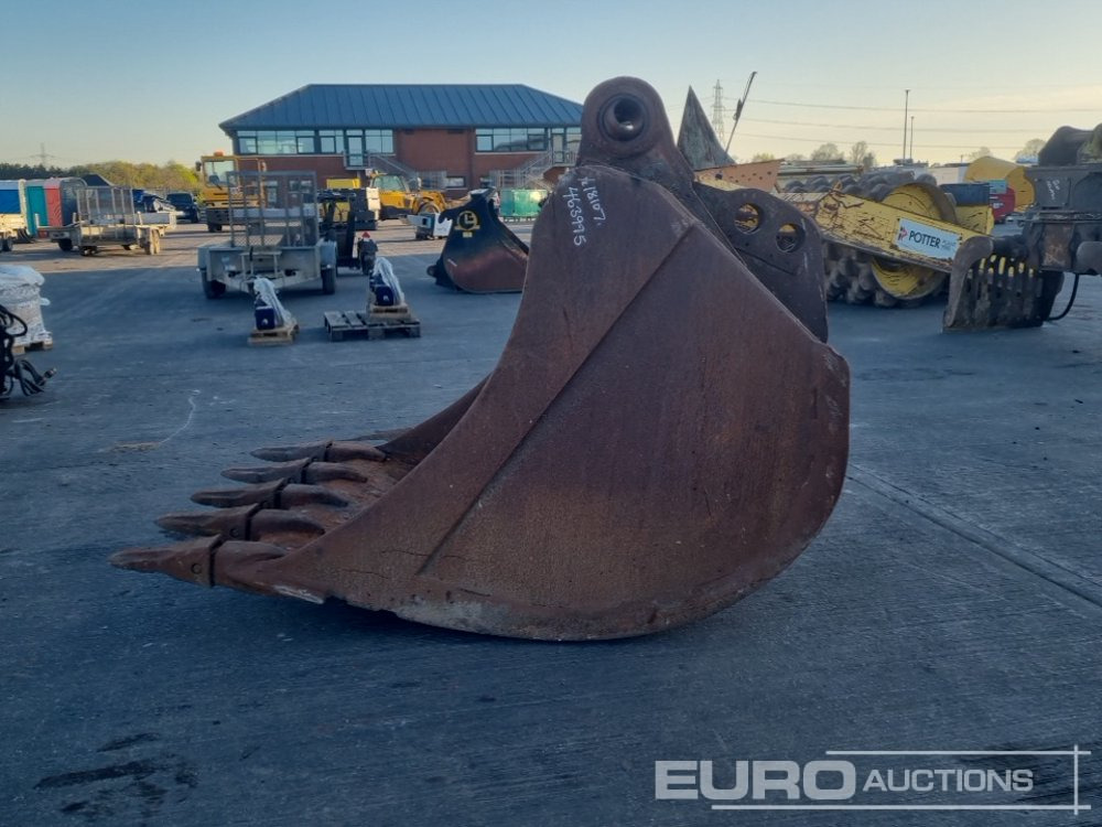 60" Digging Bucket 90mm Pin to suit 30 Ton Excavator - Gầu: hình 2 60" Digging Bucket 90mm Pin to suit 30 Ton Excavator - Gầu: hình 2