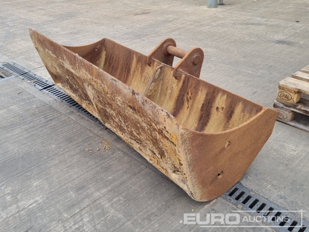 70" Ditching Bucket 65mm Pin to suit 13 Ton Excavator - Gầu: hình 1 70" Ditching Bucket 65mm Pin to suit 13 Ton Excavator - Gầu: hình 1