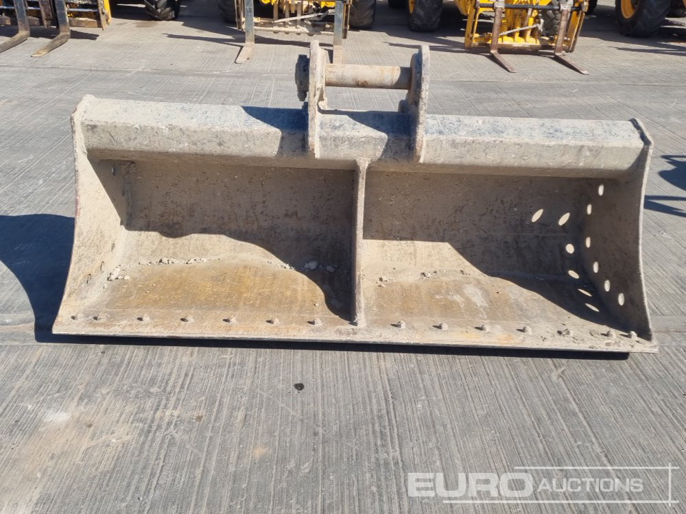 84" Ditching Bucket 80mm Pin to suit 20 Ton Excavator - Gầu: hình 1 84" Ditching Bucket 80mm Pin to suit 20 Ton Excavator - Gầu: hình 1