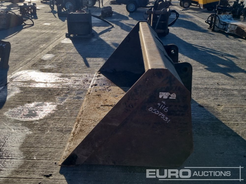 94" Loading Bucket to suit Manitou Telehandler - Gầu: hình 2 94" Loading Bucket to suit Manitou Telehandler - Gầu: hình 2