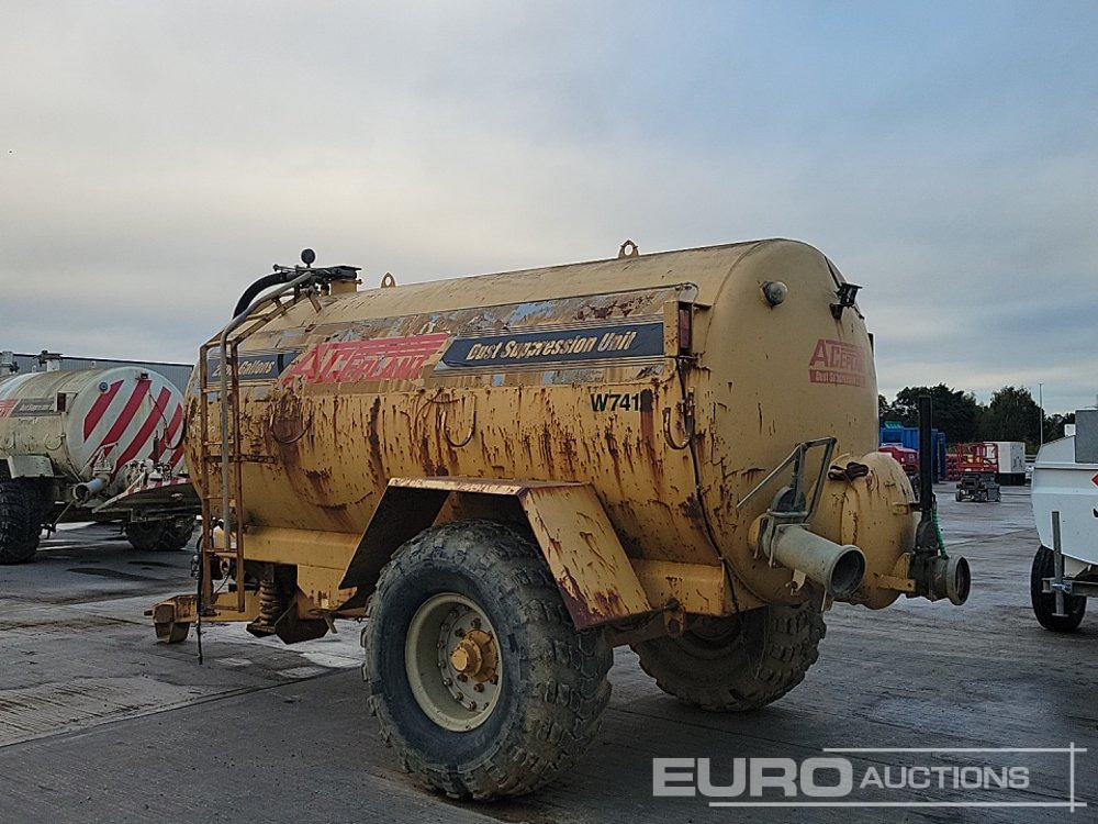 Adams 9000 Litre - Toa kéo trang trại: hình 3 Adams 9000 Litre - Toa kéo trang trại: hình 3
