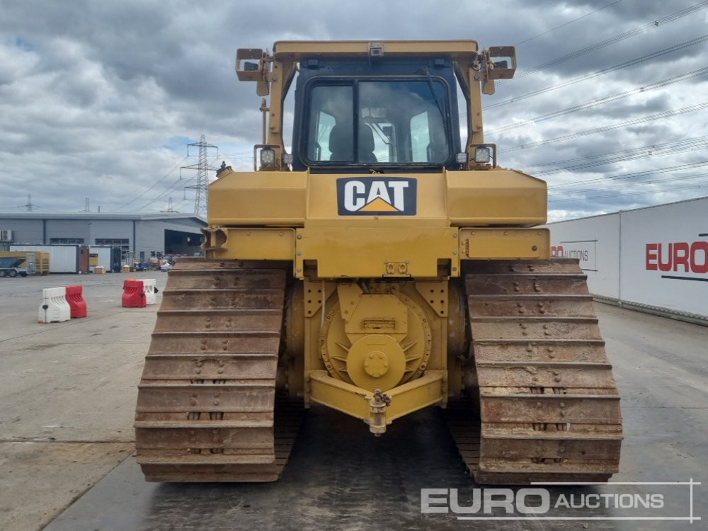 CAT D6T LGP - Máy ủi: hình 4 CAT D6T LGP - Máy ủi: hình 4