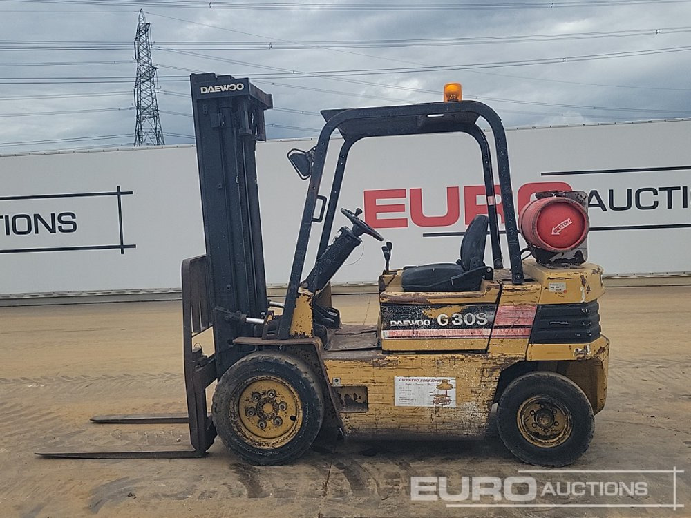 Daewoo G30S-2 - Xe nâng: hình 2 Daewoo G30S-2 - Xe nâng: hình 2