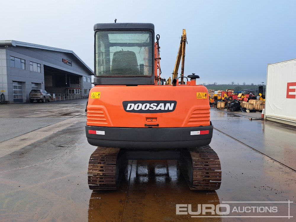 Doosan DH55-V - Máy xúc mini: hình 4 Doosan DH55-V - Máy xúc mini: hình 4