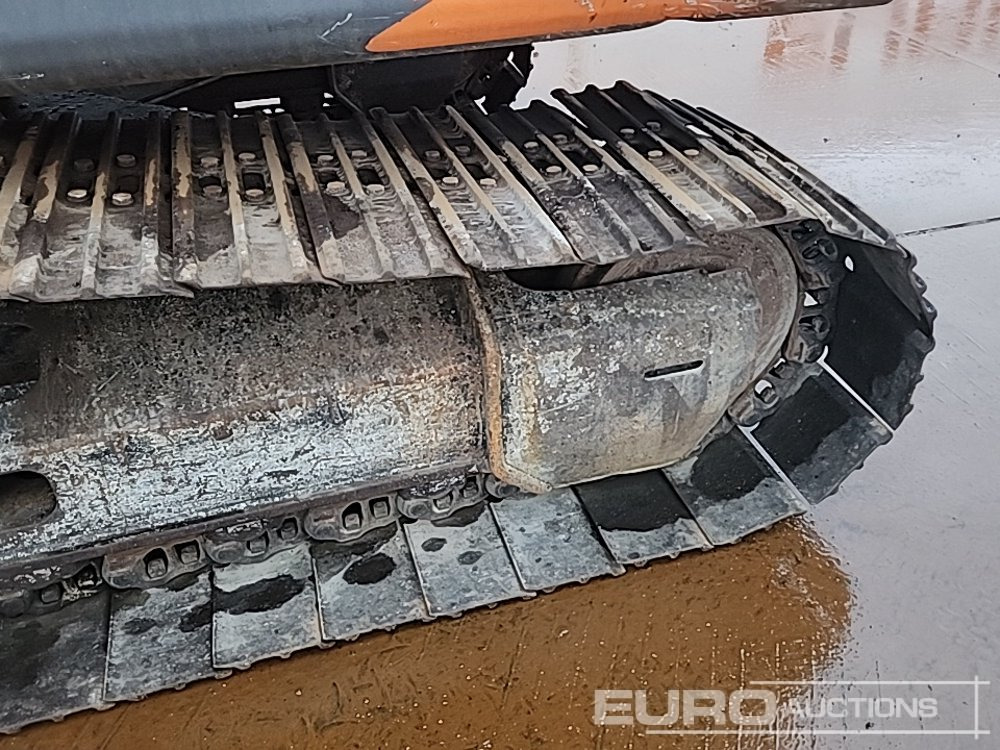 Máy xúc bánh xích Hitachi ZX210LC-3: hình 7 Máy xúc bánh xích Hitachi ZX210LC-3: hình 7