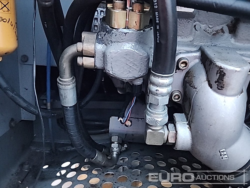 Máy xúc bánh xích Hitachi ZX210LC-3: hình 40 Máy xúc bánh xích Hitachi ZX210LC-3: hình 40