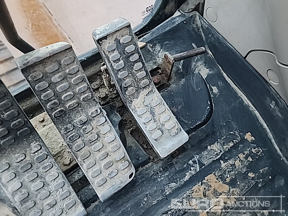 Máy xúc bánh xích Hitachi ZX210LC-3: hình 33 Máy xúc bánh xích Hitachi ZX210LC-3: hình 33