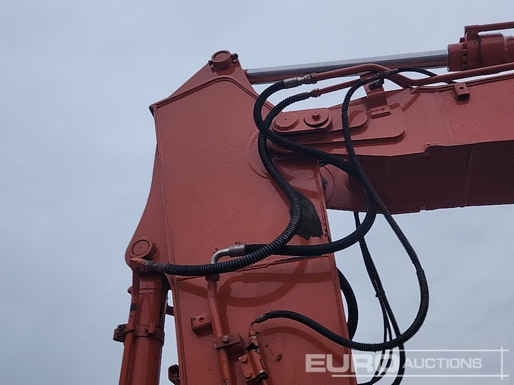 Máy xúc bánh xích Hitachi ZX210LC-3: hình 15 Máy xúc bánh xích Hitachi ZX210LC-3: hình 15