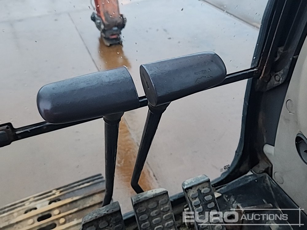 Máy xúc bánh xích Hitachi ZX210LC-3: hình 32 Máy xúc bánh xích Hitachi ZX210LC-3: hình 32