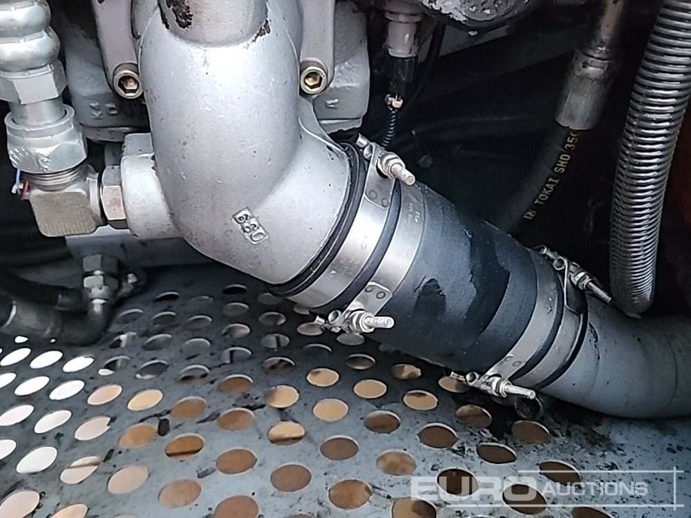 Máy xúc bánh xích Hitachi ZX210LC-3: hình 44 Máy xúc bánh xích Hitachi ZX210LC-3: hình 44