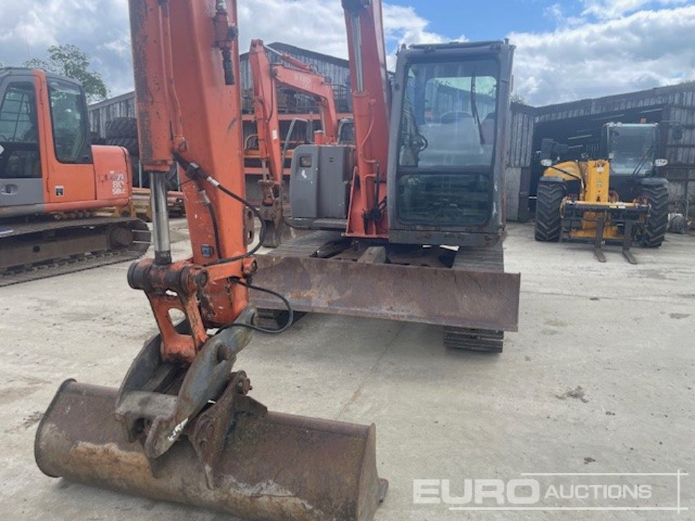 Hitachi ZX70 - Máy xúc mini: hình 1 Hitachi ZX70 - Máy xúc mini: hình 1