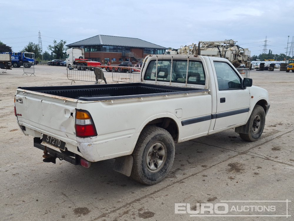 Isuzu 4WD 5 Speed Pickup (No Clutch, Sell By Pictures) (UK Reg. Docs. are NOT Available) (PLUS VAT) - Xe bán tải: hình 5 Isuzu 4WD 5 Speed Pickup (No Clutch, Sell By Pictures) (UK Reg. Docs. are NOT Available) (PLUS VAT) - Xe bán tải: hình 5