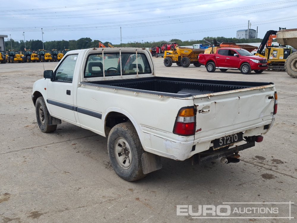 Isuzu 4WD 5 Speed Pickup (No Clutch, Sell By Pictures) (UK Reg. Docs. are NOT Available) (PLUS VAT) - Xe bán tải: hình 3 Isuzu 4WD 5 Speed Pickup (No Clutch, Sell By Pictures) (UK Reg. Docs. are NOT Available) (PLUS VAT) - Xe bán tải: hình 3